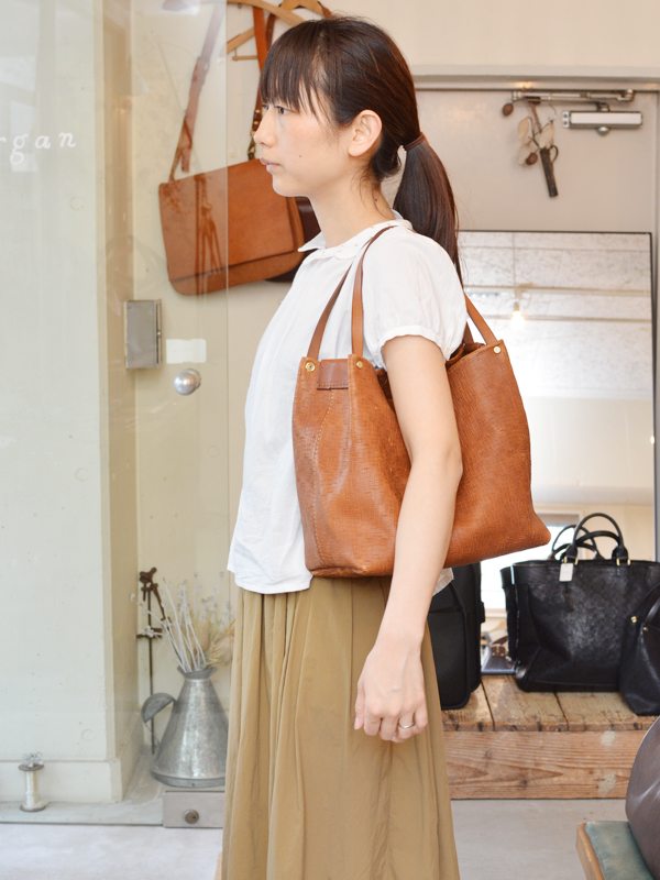ピーノハンドバッグ 着用