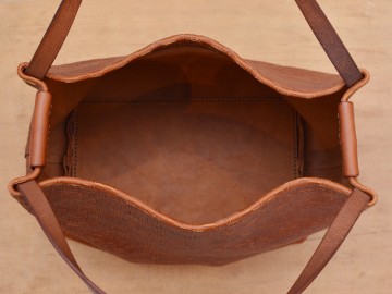 ピーノハンドバッグ 収納部