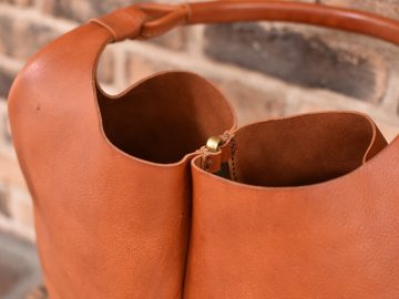 オデッセオトート 留め具閉じた