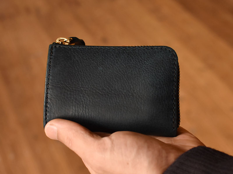 手のひらサイズの財布