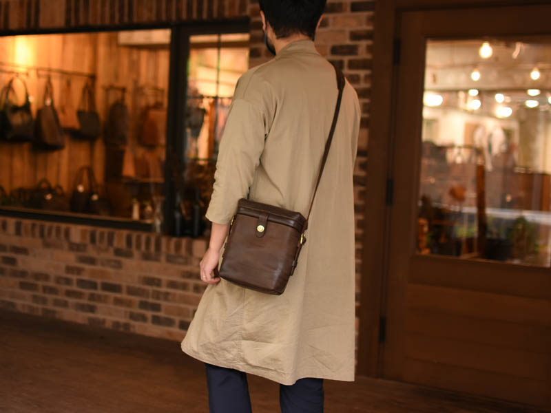 着用カスターニョ