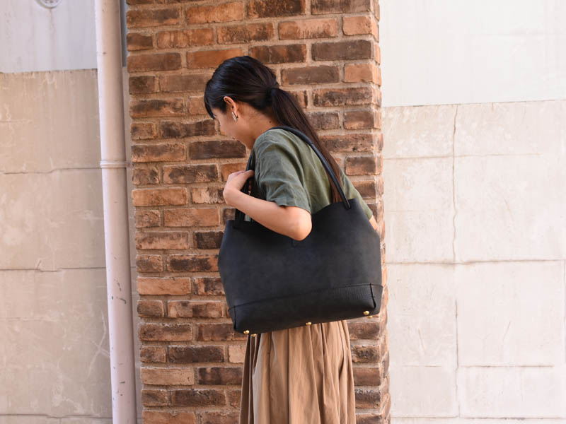 黒女性1