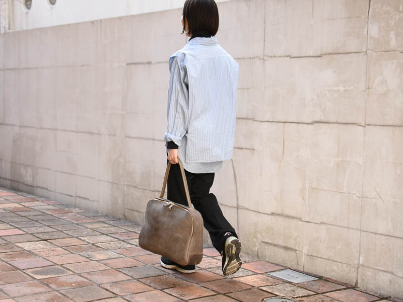 女性M手持ち