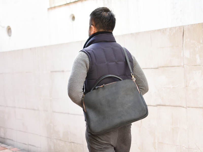 男性M斜め掛け