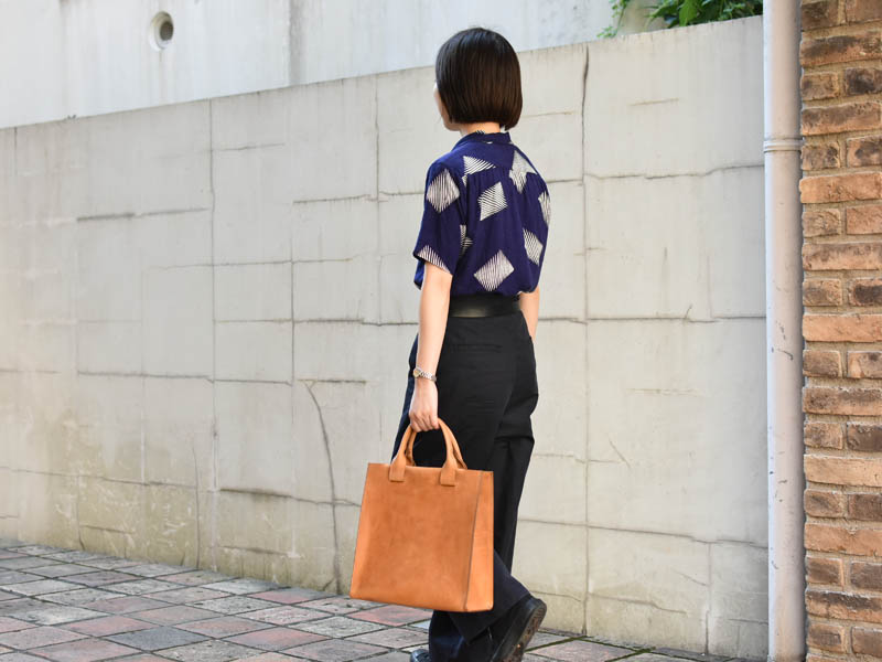 着用女性M