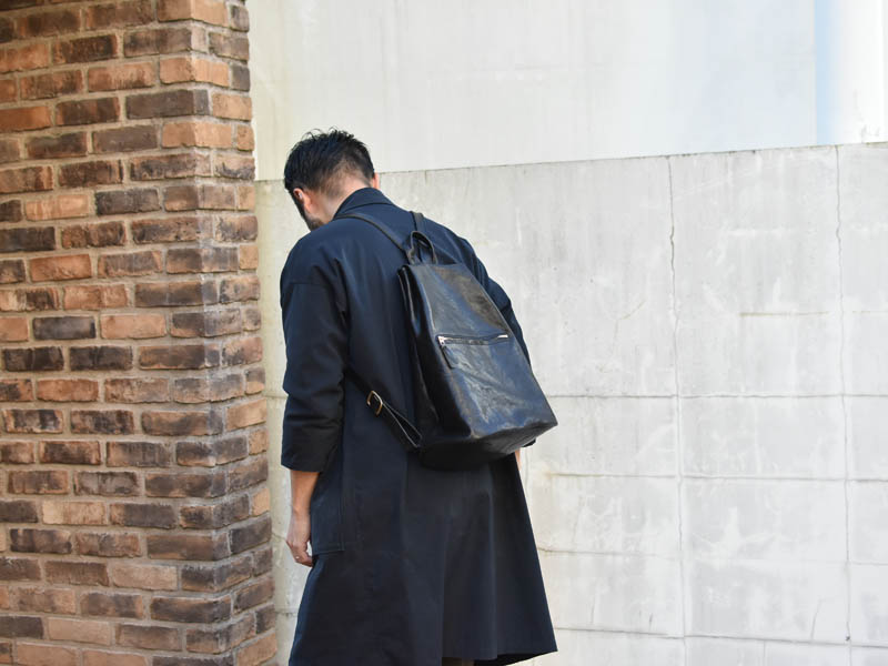 着用男性2