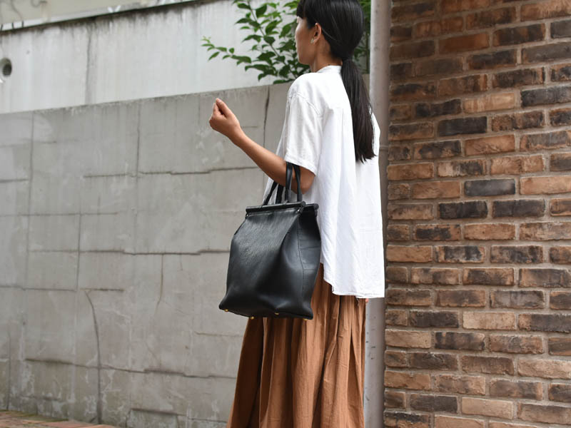 女性M